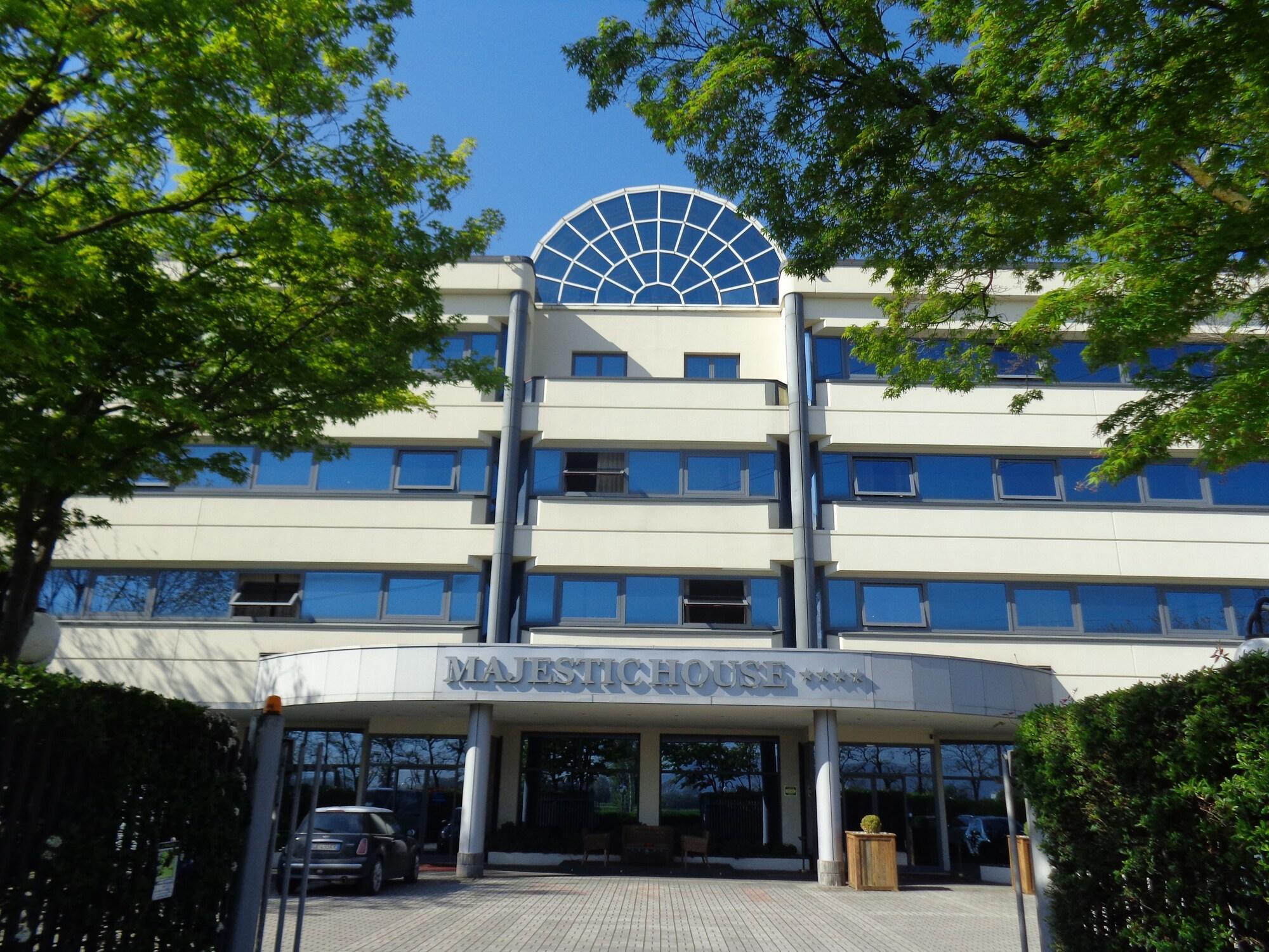 Ferretti Majestichouse Hotel Castenedolo Exterior photo